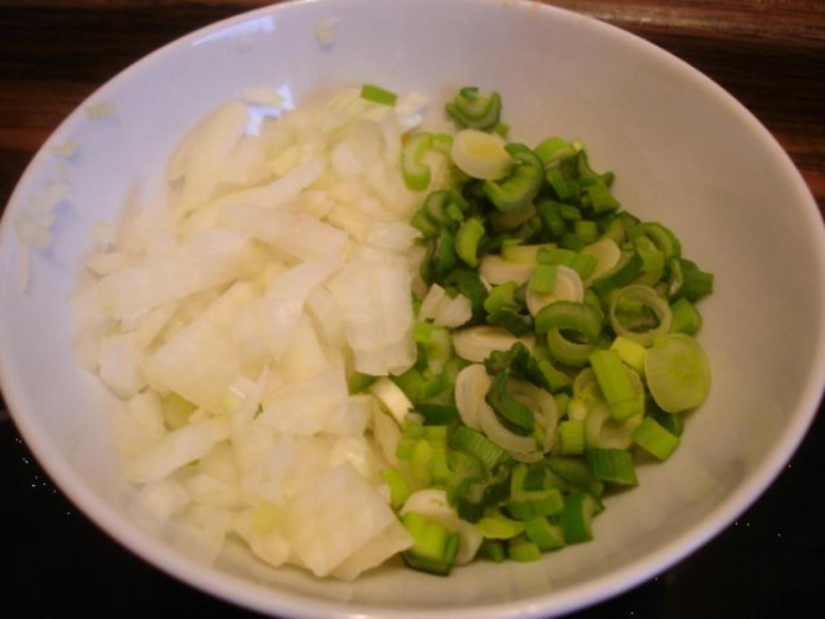 Ausgebackene Hähnchennuggets mit Gemüsenudeln - Rezept - Bild Nr. 14