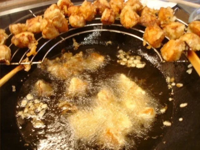 Ausgebackene Hähnchennuggets mit Gemüsenudeln - Rezept - Bild Nr. 23