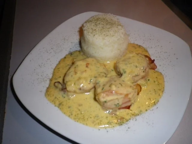 Putenmedallions mit Kräutersahne - Rezept