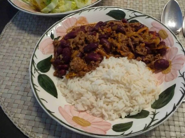 Rezept: Hackfleisch : Gehacktes mit Kidney- Bohnen und Reis dazu einen Salat Hackfleisch : Gehacktes mit Kidney- Bohnen und Reis dazu einen Salat - Rezept