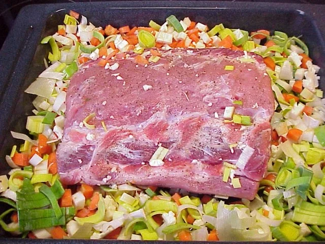 Schweinebraten mit Senfkruste - Rezept