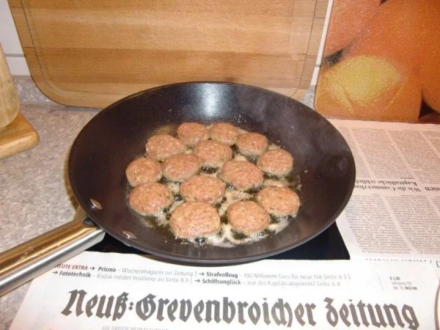Rezept: Scharfe Party Frikadellen Bild Nr. 6 Scharfe Party Frikadellen - Rezept - Bild Nr. 6