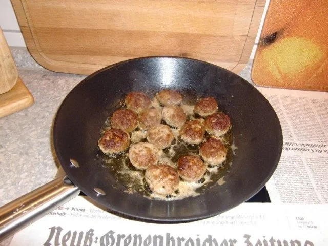 Rezept: Scharfe Party Frikadellen Bild Nr. 7 Scharfe Party Frikadellen - Rezept - Bild Nr. 7