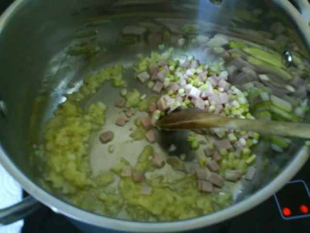 Rezept: Pasta in Brokkoli-Schinkensoße Bild Nr. 4 Pasta in Brokkoli-Schinkensoße - Rezept - Bild Nr. 4