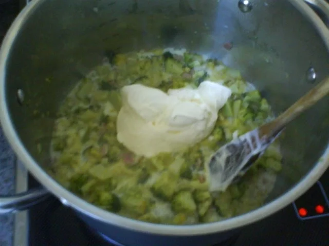 Rezept: Pasta in Brokkoli-Schinkensoße Bild Nr. 5 Pasta in Brokkoli-Schinkensoße - Rezept - Bild Nr. 5