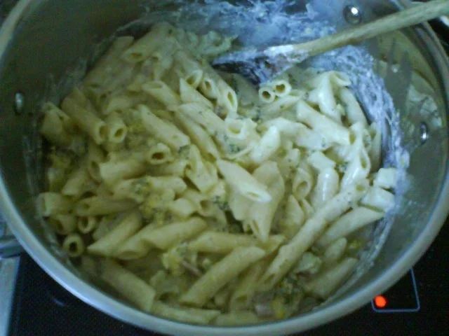 Rezept: Pasta in Brokkoli-Schinkensoße Bild Nr. 8 Pasta in Brokkoli-Schinkensoße - Rezept - Bild Nr. 8