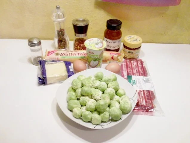 Tarte: Rosenkohltarte mit Speck und Käse - Rezept - Bild Nr. 2