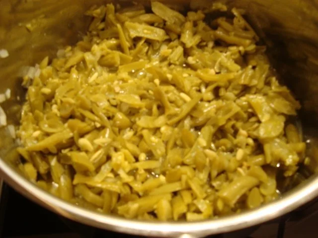 Bohnen untereinander mit gebratenen Mettwürstchen - Rezept - Bild Nr. 4