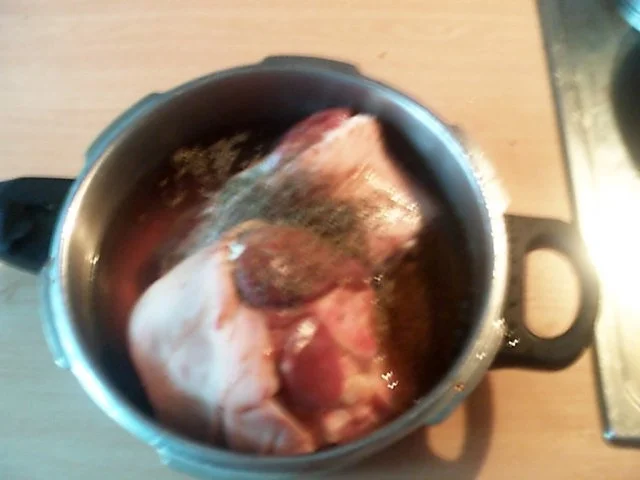 Mein Eisbein mit Malzbiersosse und Ananassauerkraut - Rezept - Bild Nr. 3