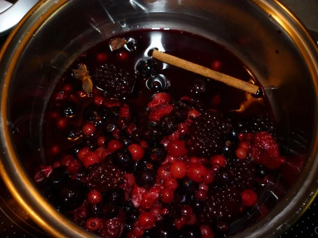 Winterliche Waldbeeren an Mascaroponecreme - Rezept - Bild Nr. 2