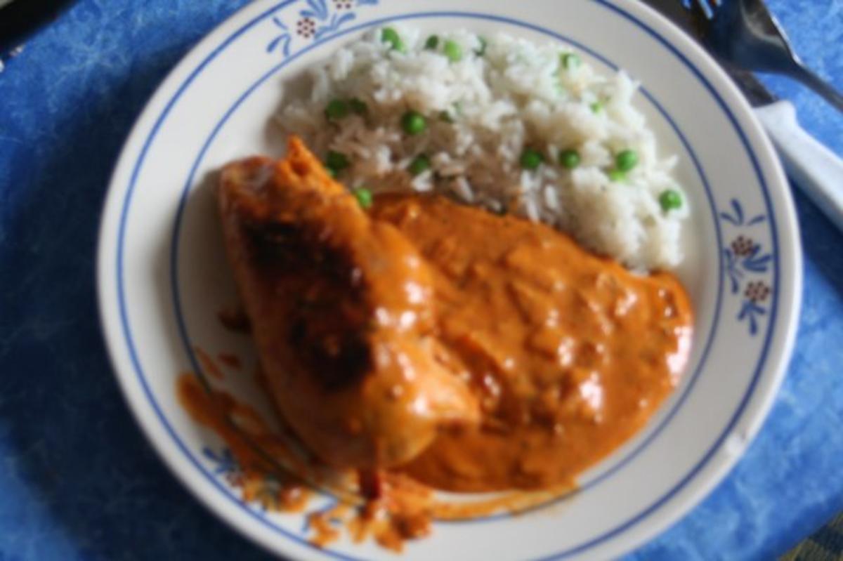 Hühnerbrust mit Paprika-Zwiebel Sauce - Rezept - kochbar.de