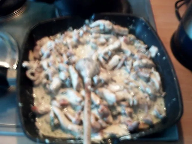 Putenfiletstreifen mit Waldpilzen in Frischkäsesosse - Rezept - Bild Nr. 7