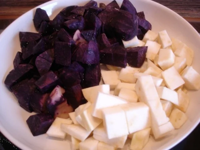 Krakauer mit Kartoffel-Sellerie-Stampf und Möhren-Mais-Gemüse - Rezept - Bild Nr. 4