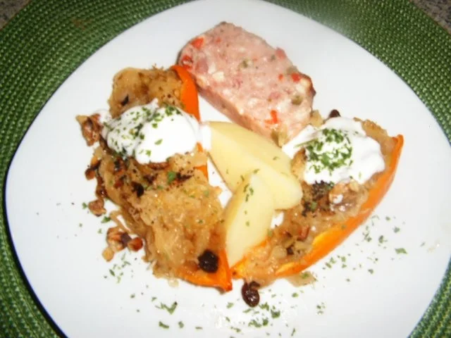 Rezept: Paprika-Sauerkraut- Schiffchen Paprika-Sauerkraut- Schiffchen - Rezept