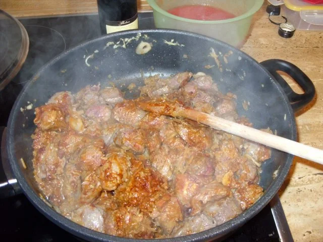 Rezept: D: Hirschgulasch Bild Nr. 5 D: Hirschgulasch - Rezept - Bild Nr. 5