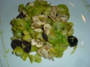 Rosenkohlsalat mit Trauben - Rezept