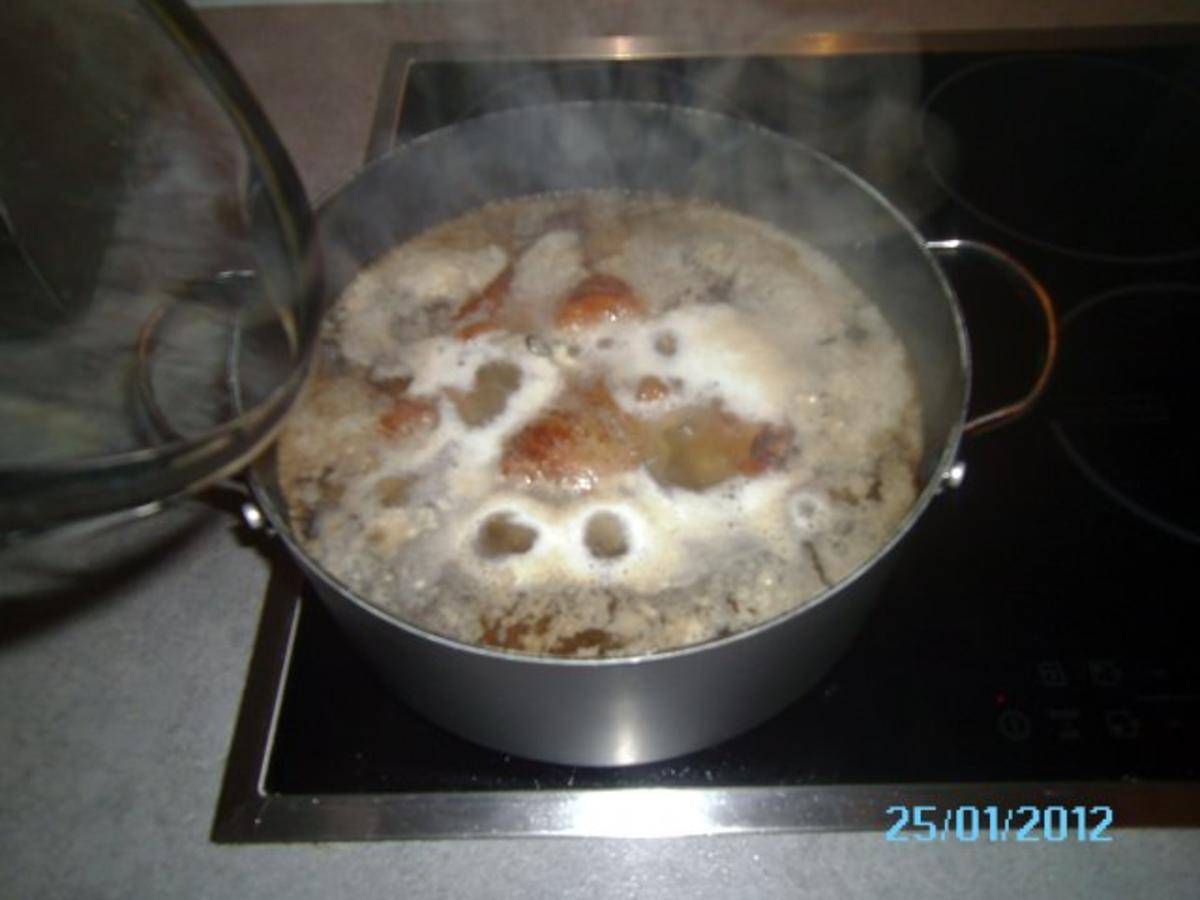 Gefüllte Schweinsröllchen auf Rahmsoße mit Petersilkartoffeln - Rezept - Bild Nr. 6
