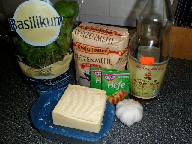 Knoblauch - Basilikum - Brötchen - Rezept - Bild Nr. 2