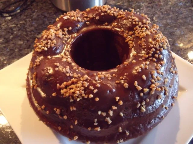 Rezept: Kuchen: Baileys-Gugelhupf mit Krokant Kuchen: Baileys-Gugelhupf mit Krokant - Rezept