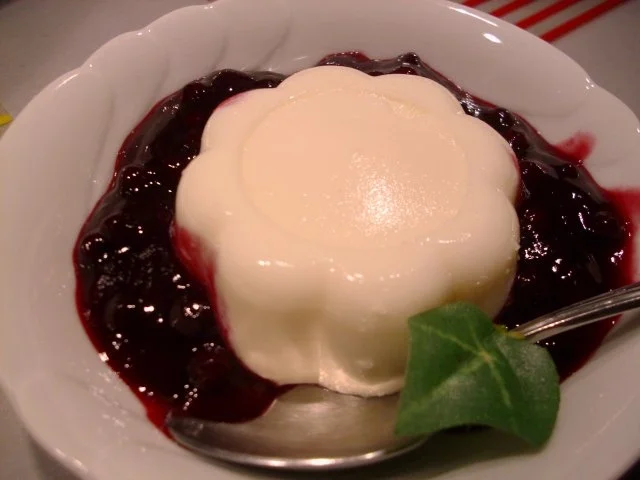 Rezept: Panna-Cotta mit Heidelbeeren Panna-Cotta mit Heidelbeeren - Rezept