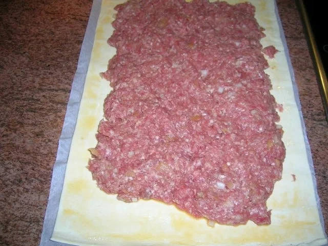 Hack-Blätterteigrolle auf Sauerkraut (peiswert, schnell und lecker) - Rezept - Bild Nr. 7