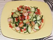 Gurken-Paprika-Salat mit Geflügelwiener - Rezept