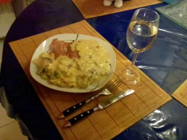 Fisch: Seelachs im Speckmantel mit fruchtigen Rahmchampignons und Trüffelnudeln - Rezept - Bild Nr. 6