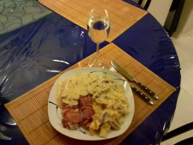 Fisch: Seelachs im Speckmantel mit fruchtigen Rahmchampignons und Trüffelnudeln - Rezept - Bild Nr. 7