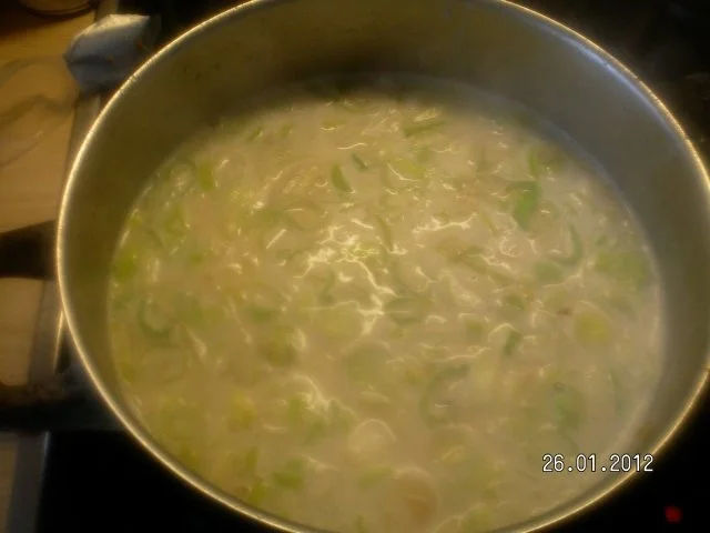 Rezept: Porreesuppe mit Mettbällchen Bild Nr. 6 Porreesuppe mit Mettbällchen - Rezept - Bild Nr. 6