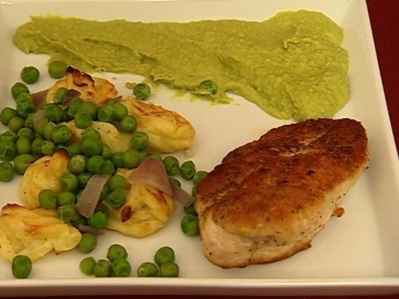 Rezept: Hähnchenbrust mit Erbsenpüree und Prinzesskartoffeln (René Oltmann) Hähnchenbrust mit Erbsenpüree und Prinzesskartoffeln (René Oltmann) - Rezept