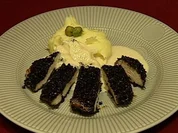 Rezept: Schwarze Hรคhnchenbrust mit grรผnem Kartoffelpรผree (Silvia Laubenbacher) Schwarze Hรคhnchenbrust mit grรผnem Kartoffelpรผree (Silvia Laubenbacher) - Rezept