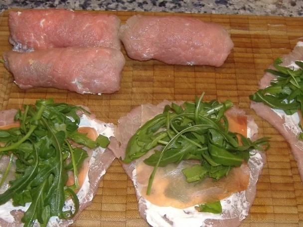 Rezept: Involtini mit Ziegenfrischkäse,Parmaschinken und Rucola Bild Nr. 3 Involtini mit Ziegenfrischkäse,Parmaschinken und Rucola - Rezept - Bild Nr. 3