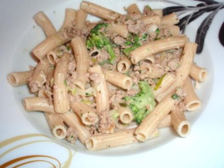 Spaghetti mit Hack Bresso Soße Rezept kochbar.de