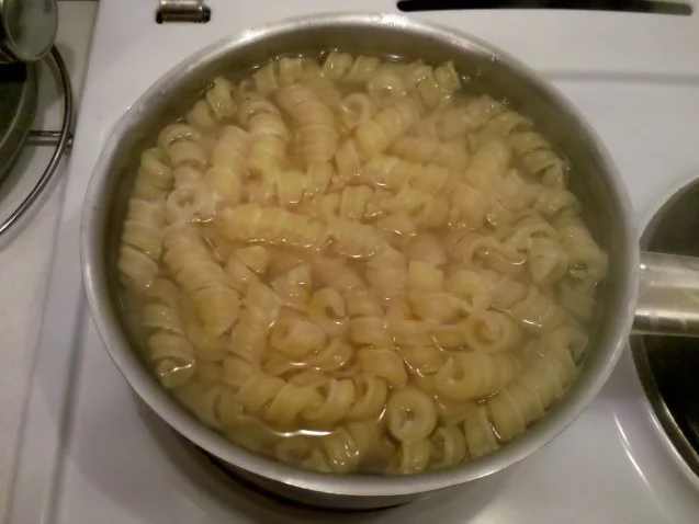 Nudeln: Rollinis mit fruchtigen Rahmchampignons - Rezept - Bild Nr. 4