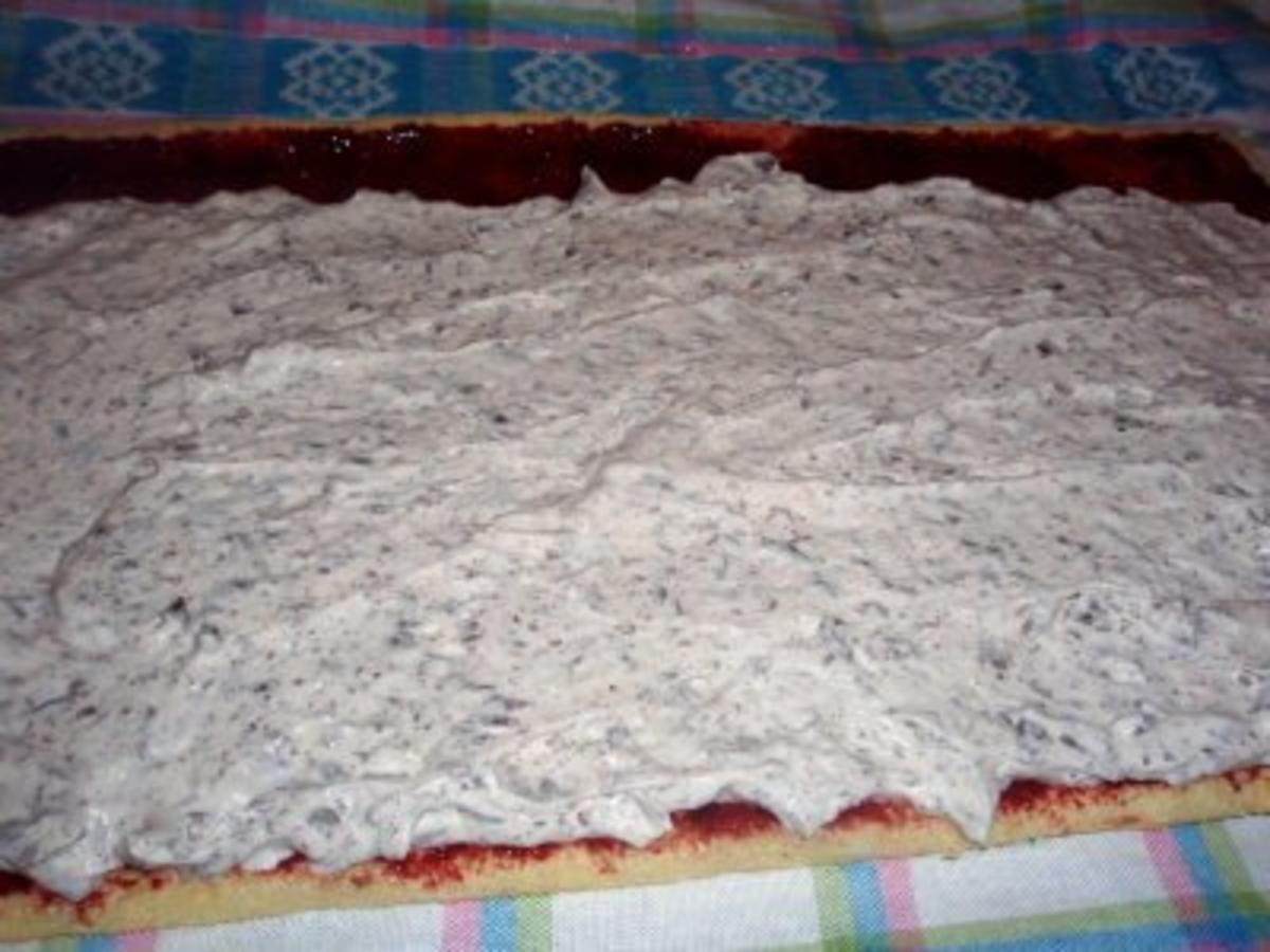 Kuchen: Schwarzwälder Kirschrolle - Rezept - Bild Nr. 4