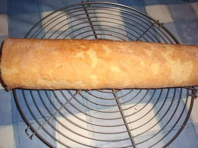 Kuchen: Schwarzwälder Kirschrolle - Rezept - Bild Nr. 5