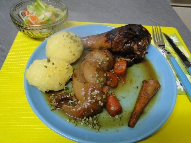 Frische Puten-Unterkeulen mit Wurzelgemüse - Rezept