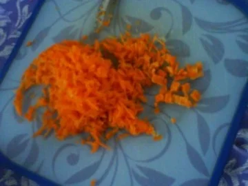 Gemüsiges Geschnetzeltes von Schwein und Rind mit in Nußbutter geschwenkten Kräuterknödeln - Rezept - Bild Nr. 3