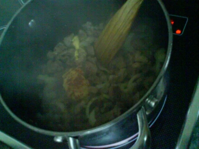 Gemüsiges Geschnetzeltes von Schwein und Rind mit in Nußbutter geschwenkten Kräuterknödeln - Rezept - Bild Nr. 5