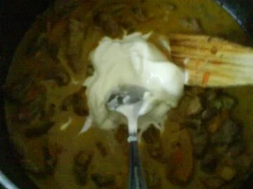 Gemüsiges Geschnetzeltes von Schwein und Rind mit in Nußbutter geschwenkten Kräuterknödeln - Rezept - Bild Nr. 8