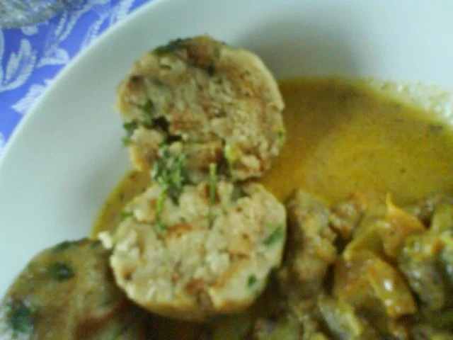 Gemüsiges Geschnetzeltes von Schwein und Rind mit in Nußbutter geschwenkten Kräuterknödeln - Rezept - Bild Nr. 16