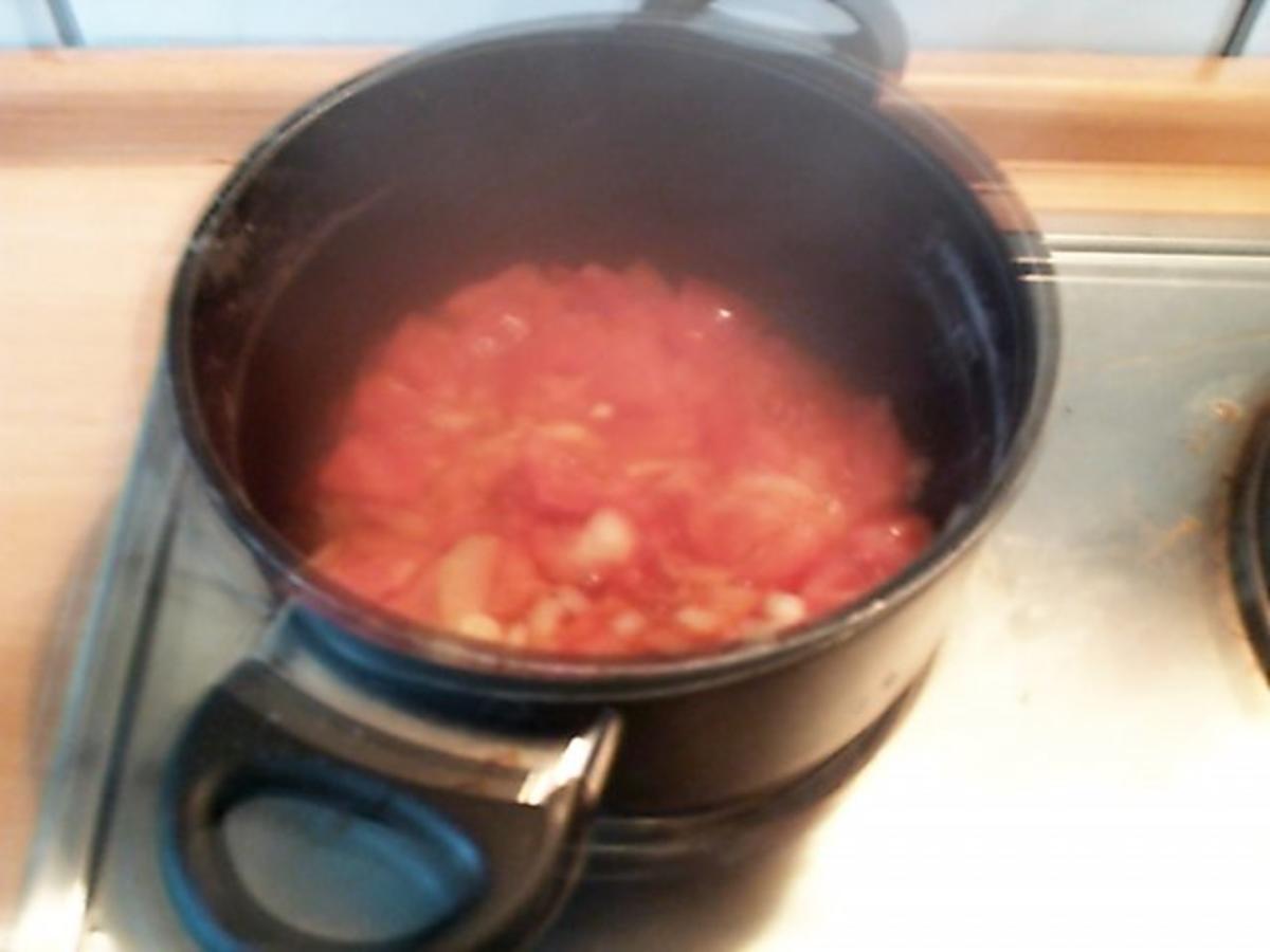 Spirelli in Tomatensosse mit Würstchenigel - Rezept - Bild Nr. 3