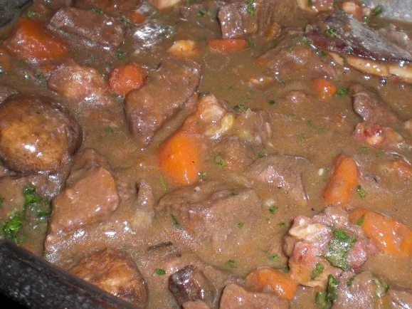 Rindergulasch à la Bourguion - Rezept - Bild Nr. 2