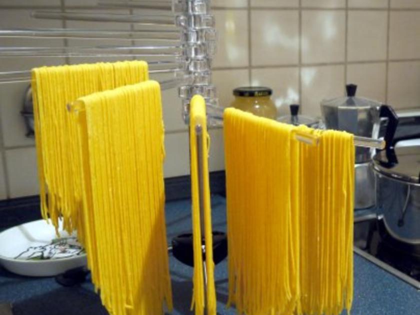 Spaghetti mit gerösteter Paprika-Sauce - Rezept - kochbar.de