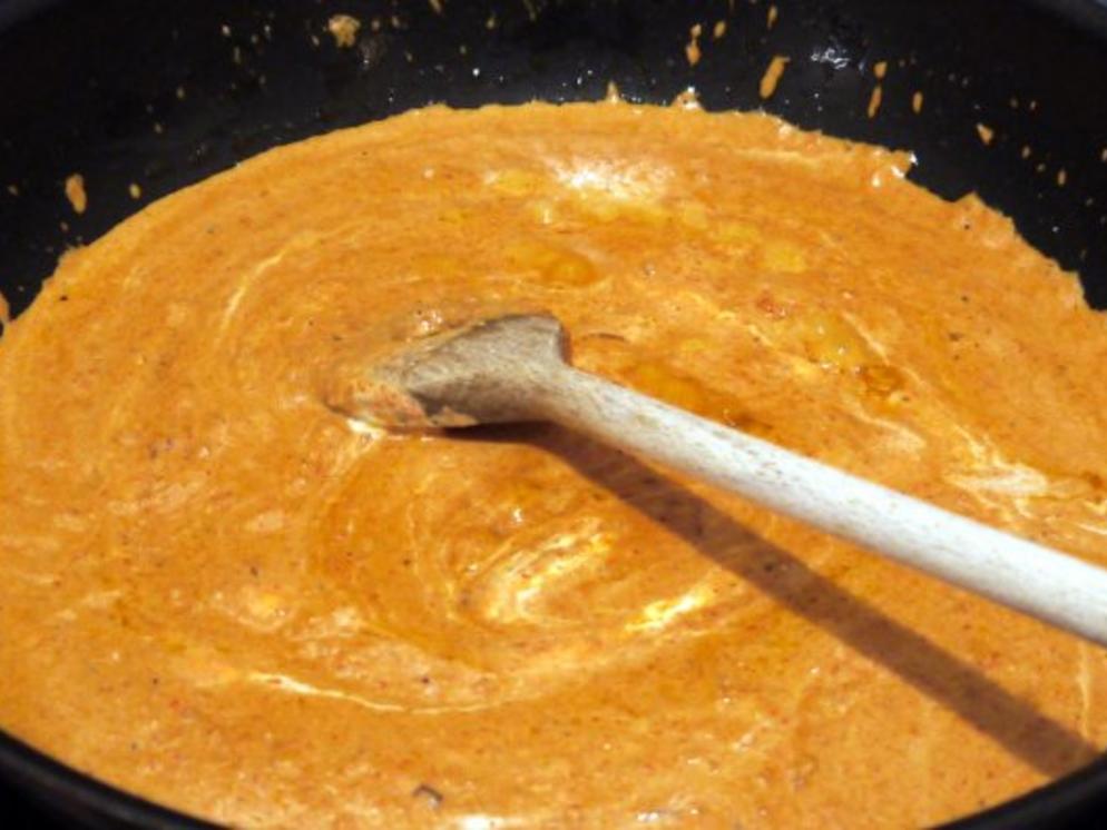 Spaghetti mit gerösteter Paprika-Sauce - Rezept - kochbar.de