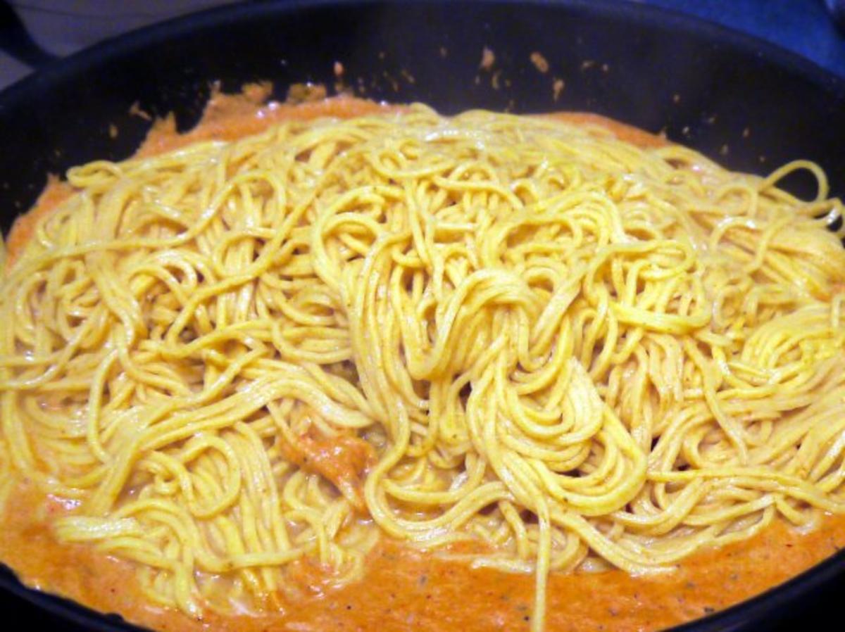 Spaghetti mit gerösteter Paprika-Sauce - Rezept - Bild Nr. 9