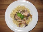 Meeresfrüchte mit Weißwein-Kräuter-Soße auf Spaghetti - Rezept
