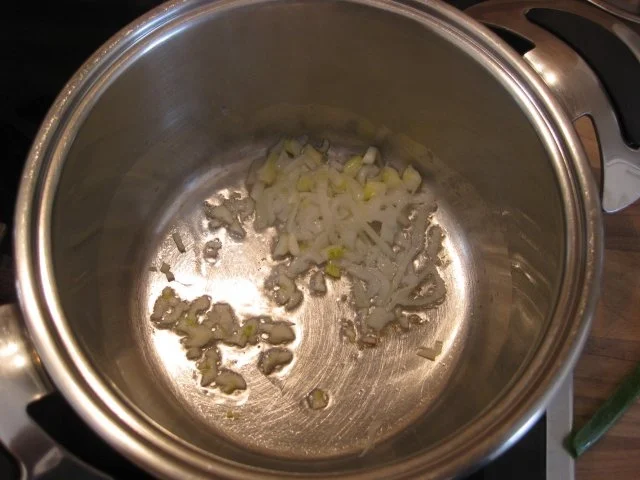 Meeresfrüchte mit Weißwein-Kräuter-Soße auf Spaghetti - Rezept - Bild Nr. 4