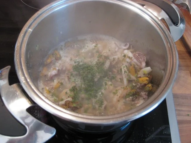 Meeresfrüchte mit Weißwein-Kräuter-Soße auf Spaghetti - Rezept - Bild Nr. 6