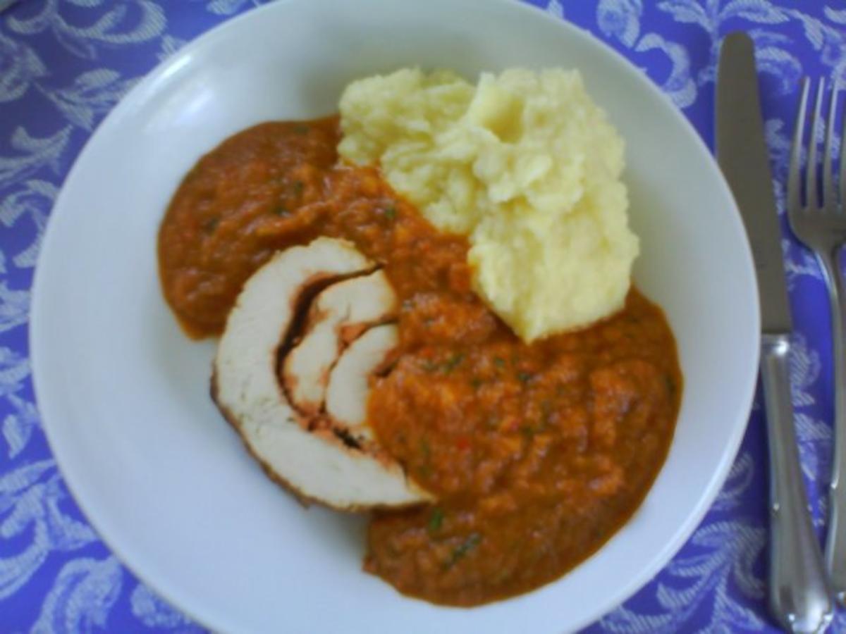 Putenrollbraten mit feiner Sauce und Kartoffelpü - Rezept mit Bild ...